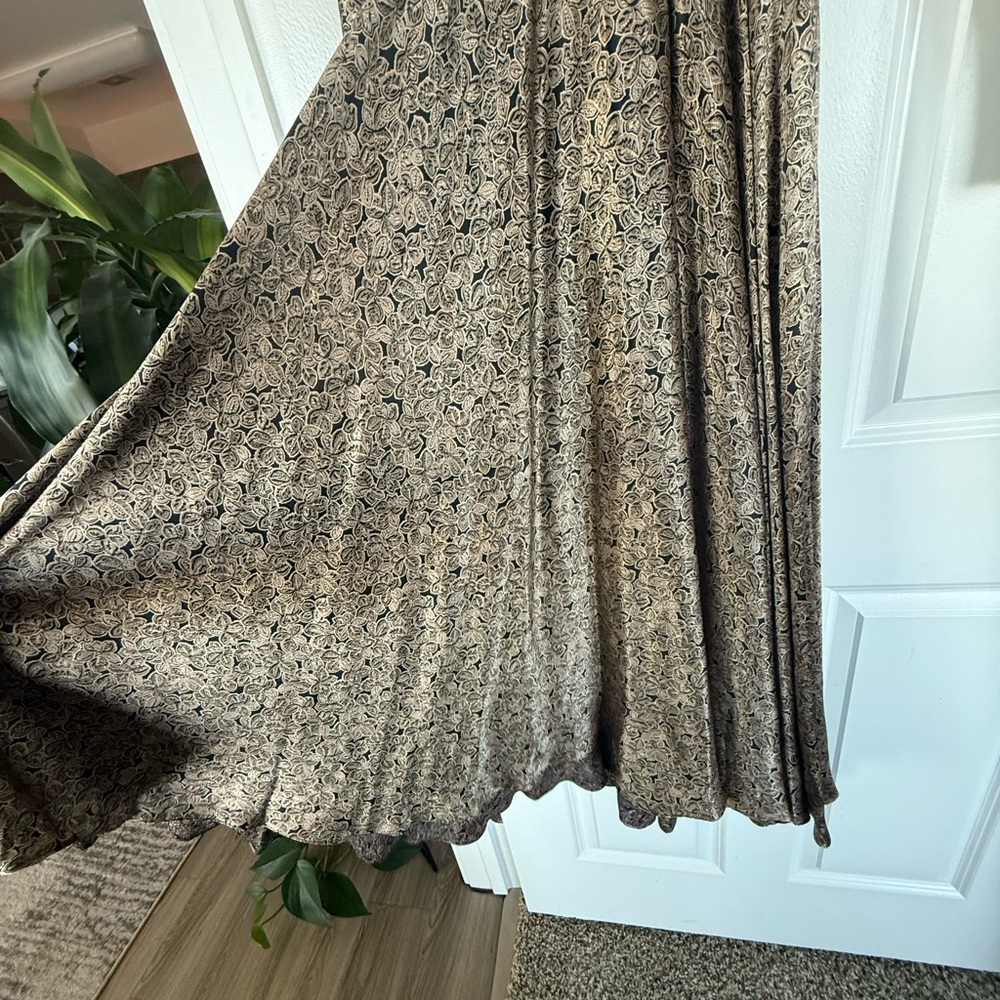Gold Long Sleeve Dress - Picture 6 of 9